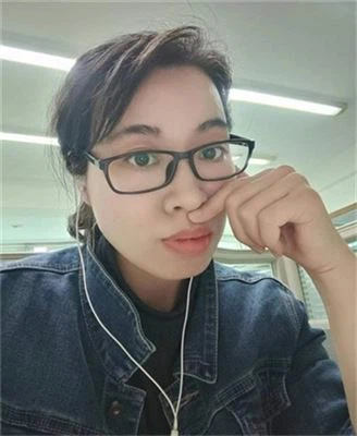 Η εργασιακή εμπειρία της Diana στο Quanzhou Zhenhao Stone Industry Co., Ltd